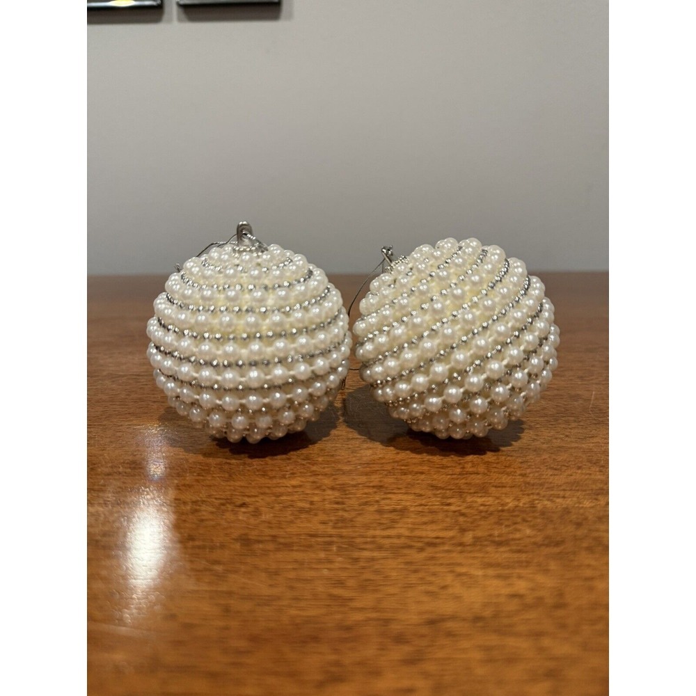 Vintage‎ Pearl And Silver Beads Plastic Ornaments